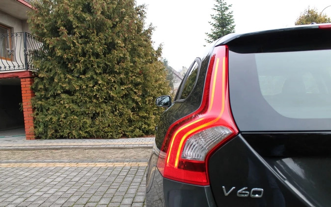 Volvo V60 cena 40999 przebieg: 220000, rok produkcji 2013 z Krajenka małe 631